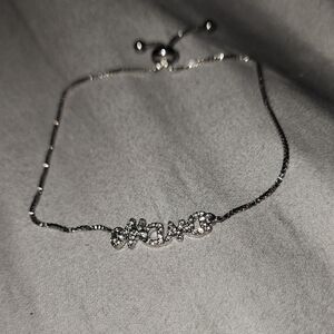 Elegant Silver 'Mama' Bracelet